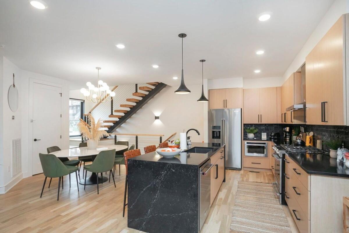 Holiday home Stylish New Gulch Rooftop Deck W Views