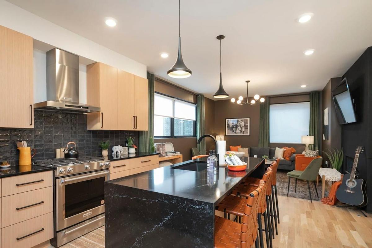 Stylish New Gulch Rooftop Deck W Views * Nashville