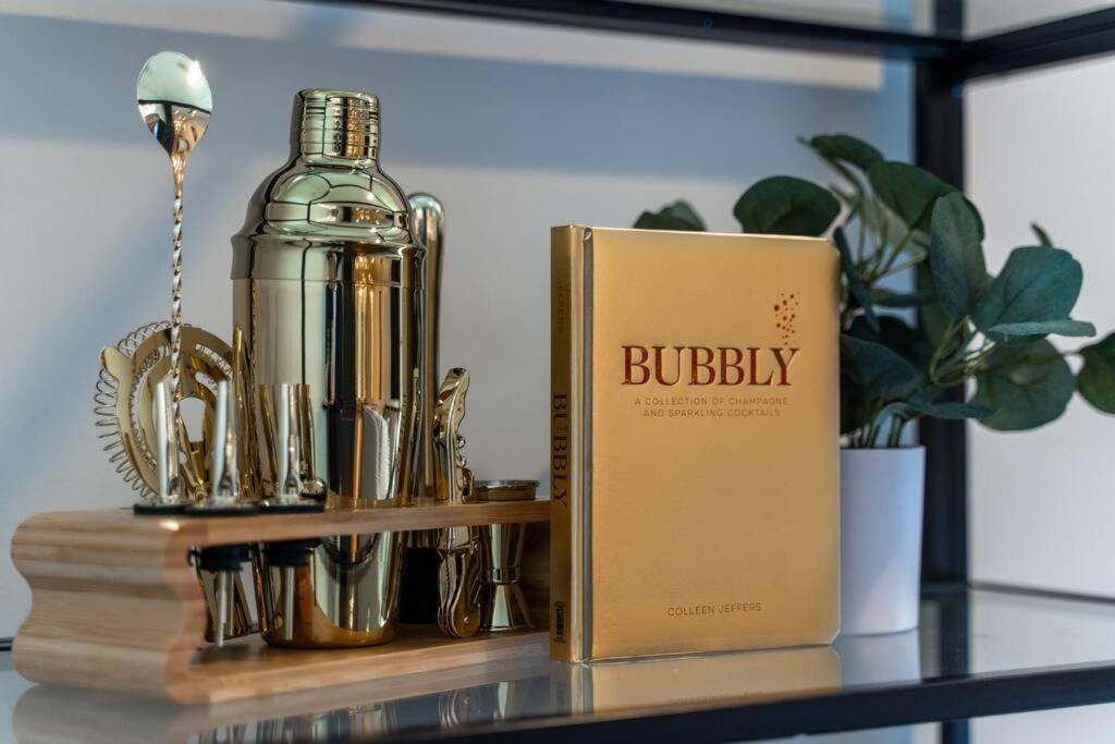 Unforgettable Townhome-close To Broadway-10 Beds!