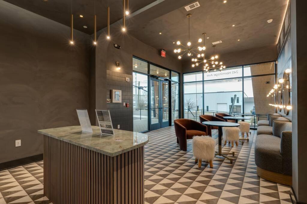 Apartment Brand New-luxury Apartment-downtown