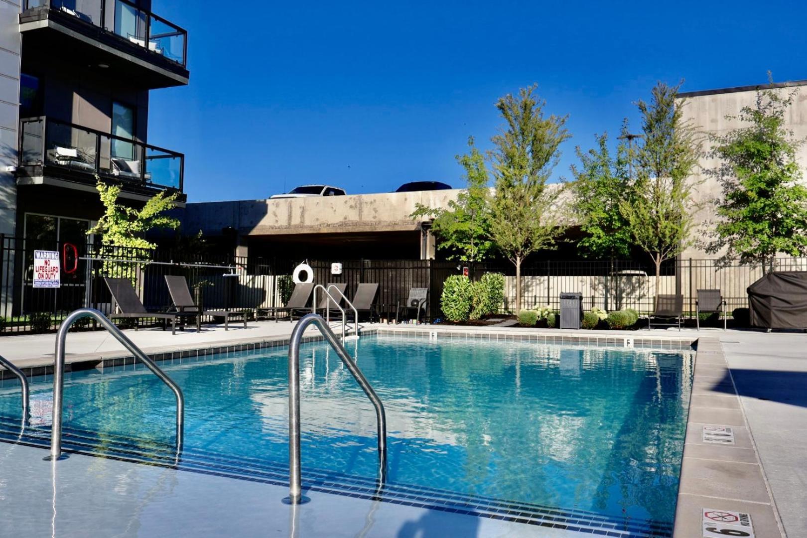 Apartment Downtown Midtown Vanderbilt, Honky Tonk Party Pad 1, Parking Gym Pool