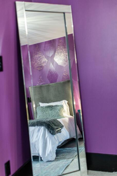 Minutes To Downtown, Walkable To Shopping & Dining Holiday home Nashville