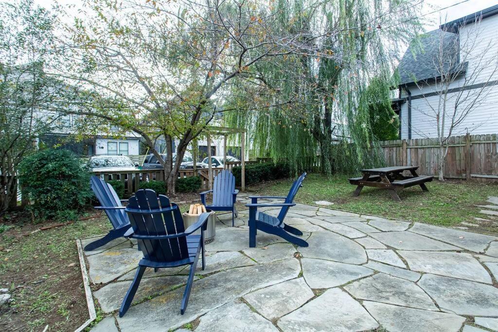 Minutes To Downtown, Walkable To Shopping & Dining