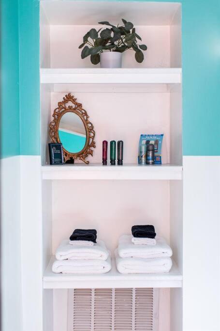 Holiday home Minutes To Downtown, Walkable To Shopping & Dining