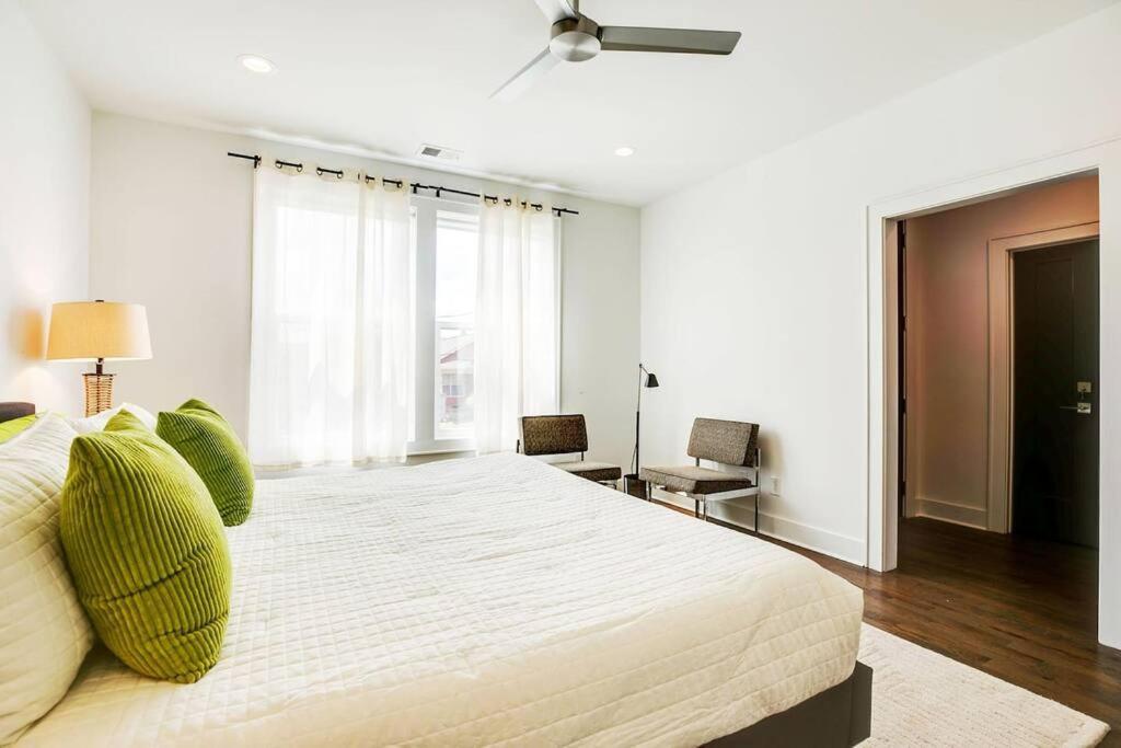 Rooftop, Walk To Restaurants, Printers Alley, Downtown *