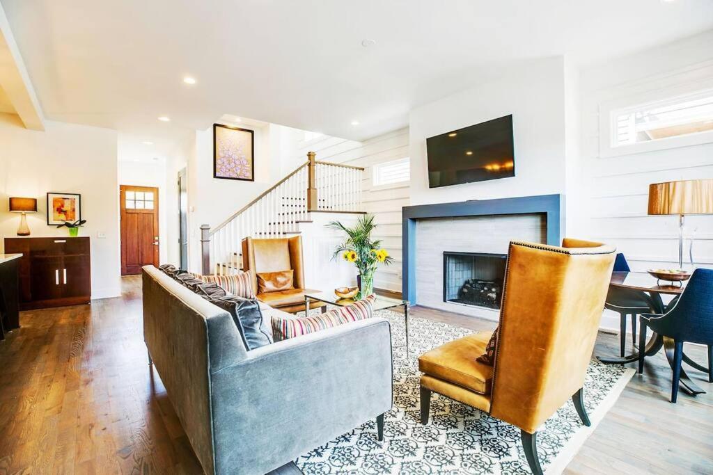 Holiday home Rooftop, Walk To Restaurants, Printers Alley, Downtown *