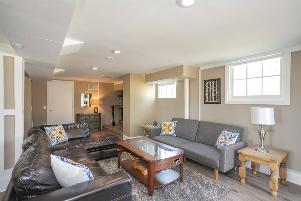 Golf Views, Porch Vibes, 3mi To Broadway! * Nashville