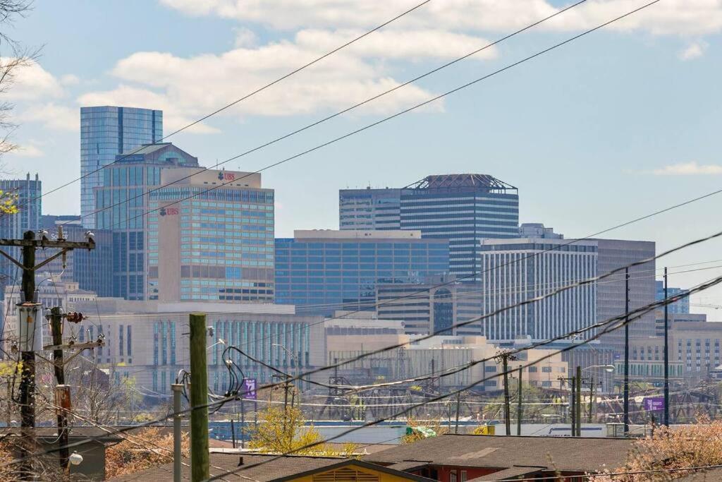 Holiday home Views, Under 2mi Broadway, Gated Parking Nashville
