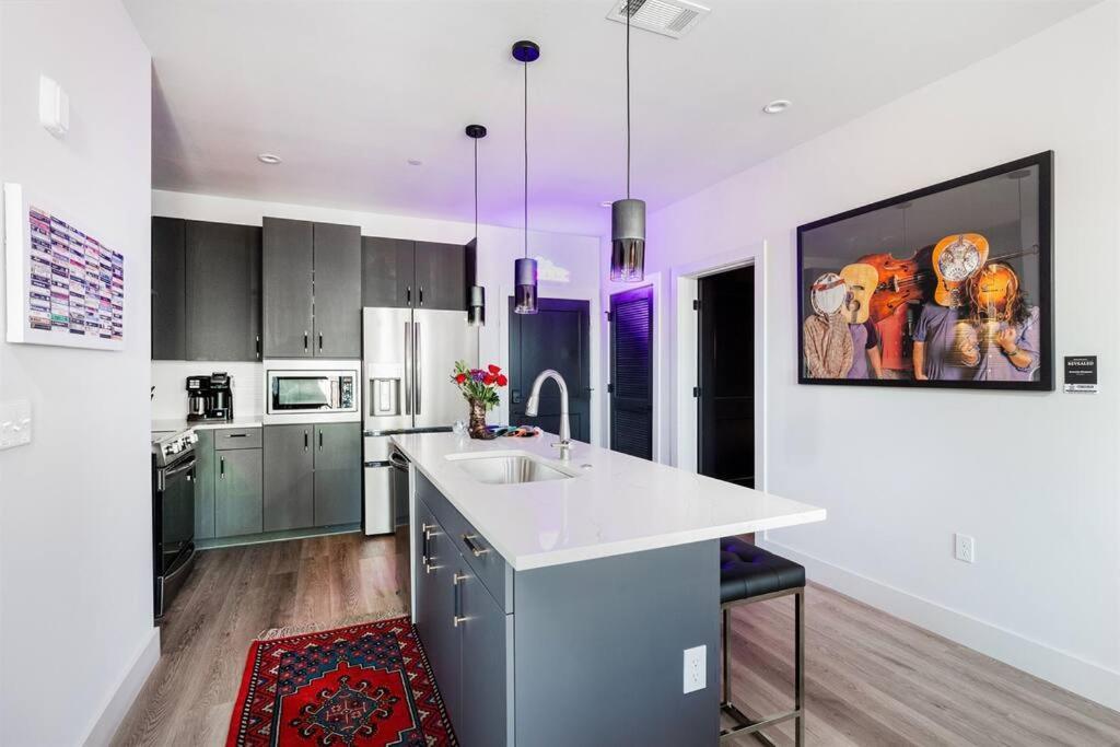 Downtown Midtown Vanderbilt, Honky Tonk Party Pad 1, Parking Gym Pool Nashville