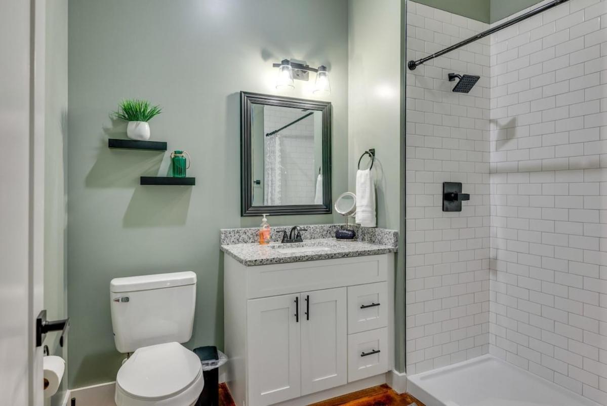 Apartment New W 2 Queen Beds 7 Mins To Broadway Nashville