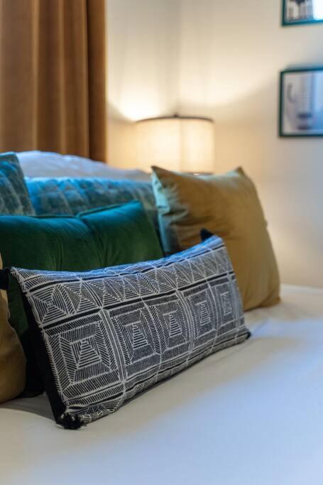 New Design-2 Miles To Broadway * Nashville