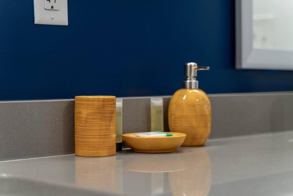 New Design-2 Miles To Broadway *