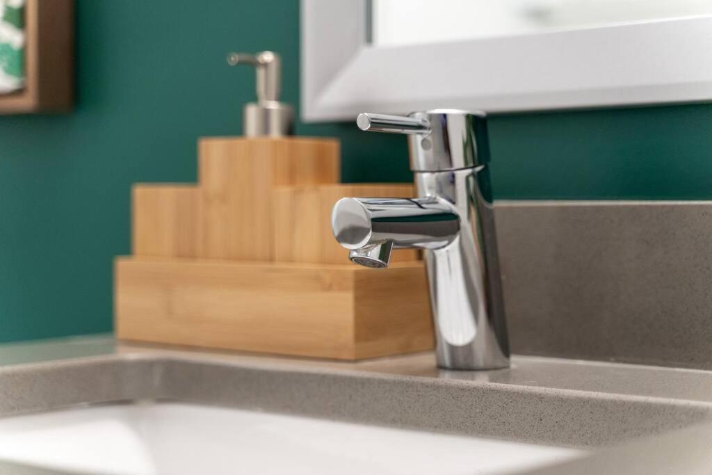 Apartment New Design-2 Miles To Broadway