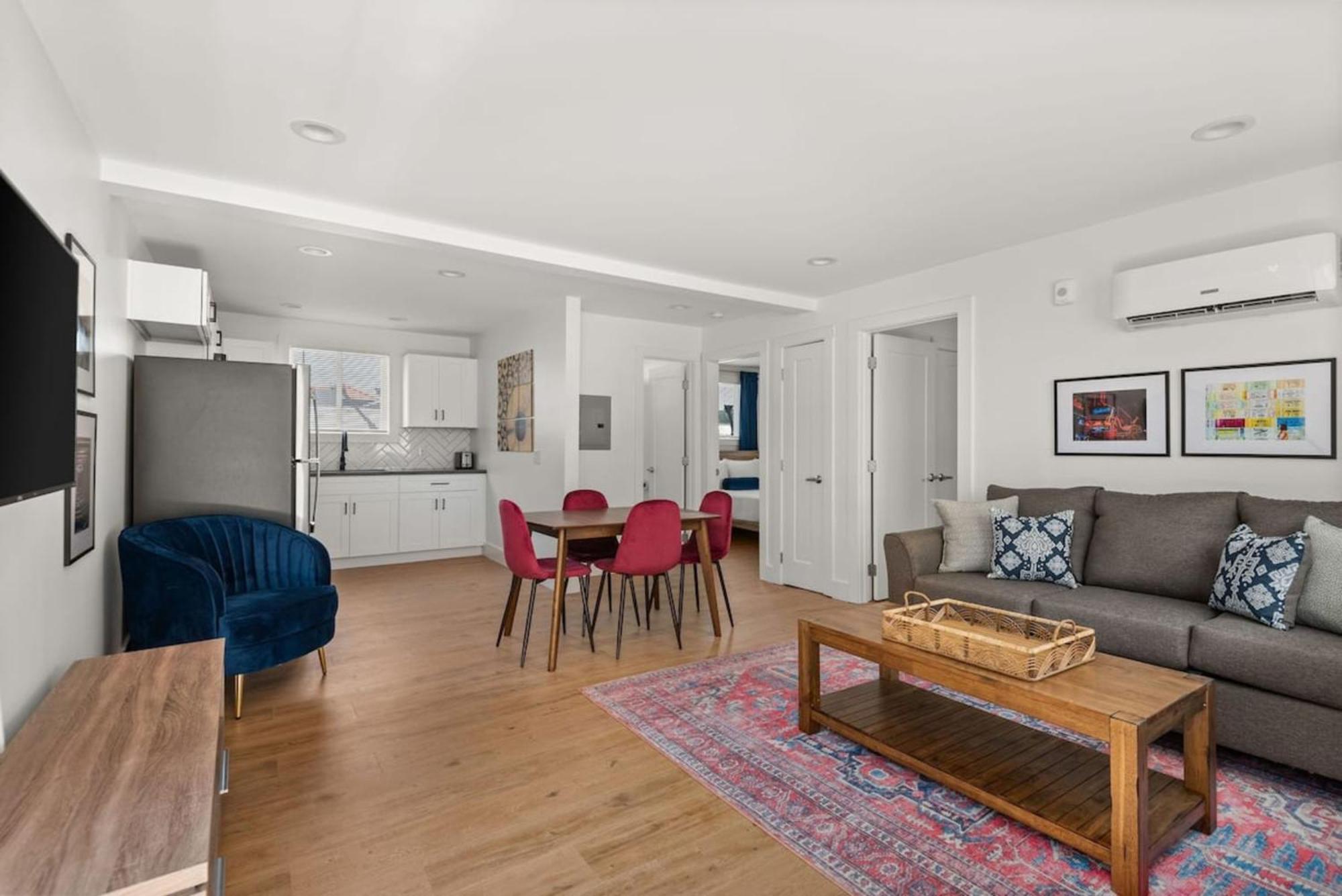 Apartment Living- A Stylish Escape Unit 6b Apts Nashville