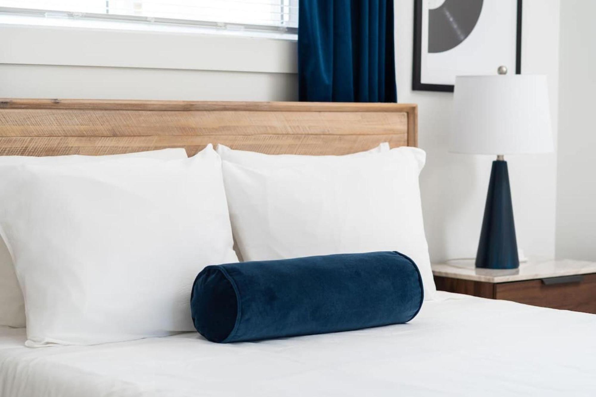 Living- A Stylish Escape Unit 6b Apts Apartment *