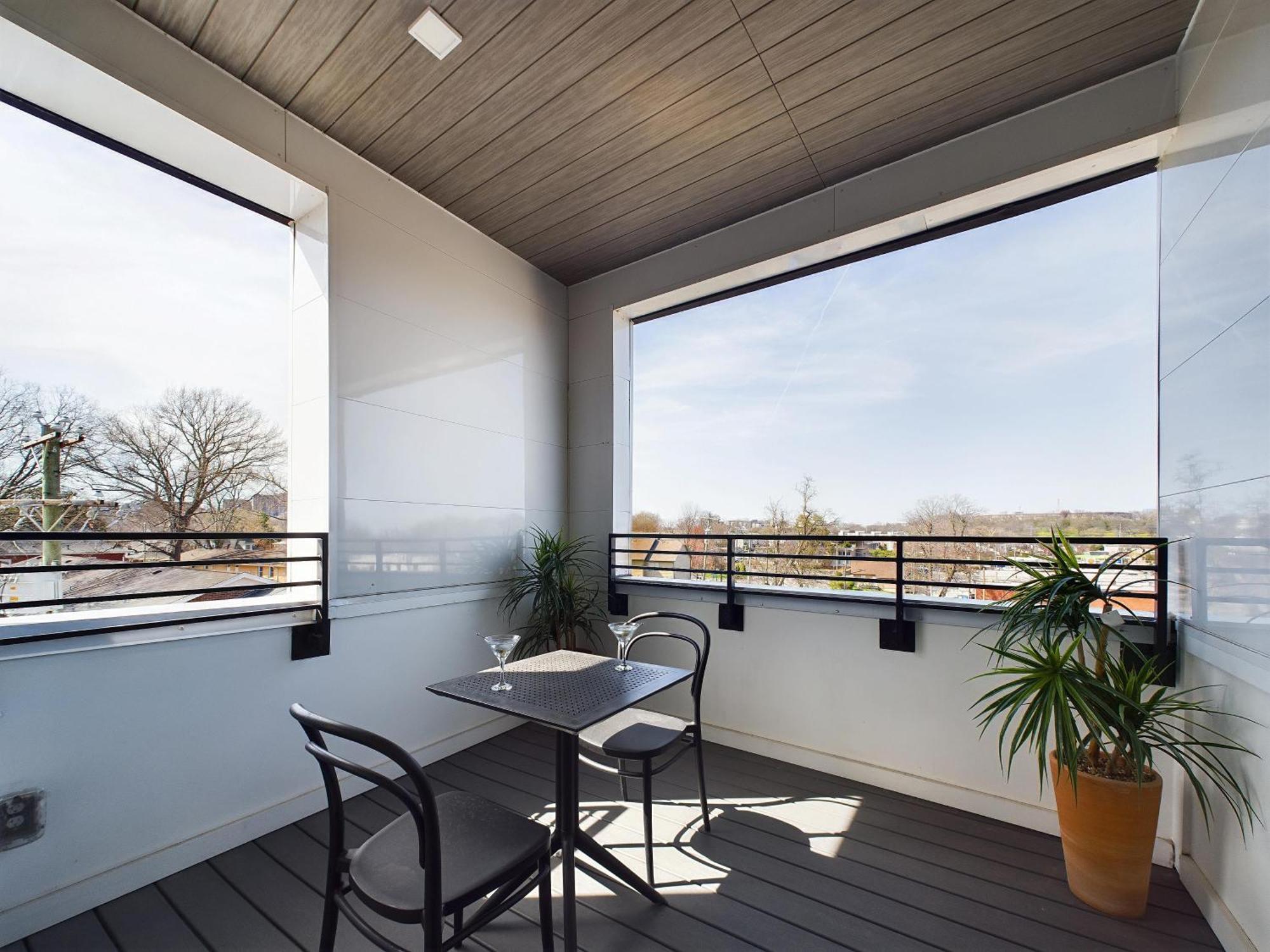 Foxscape - 6 Homes In 12 South - Private Balconies