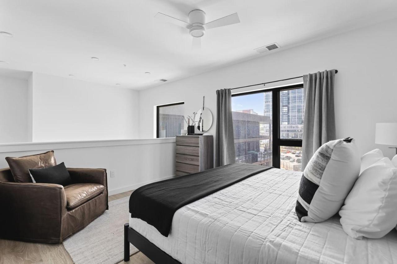 Luxury Penthouse With 2 Floors Pool Patio Gym Walk To Broadway *