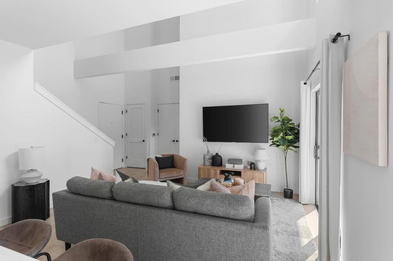 Apartment Luxury Penthouse With 2 Floors Pool Patio Gym Walk To Broadway Nashville