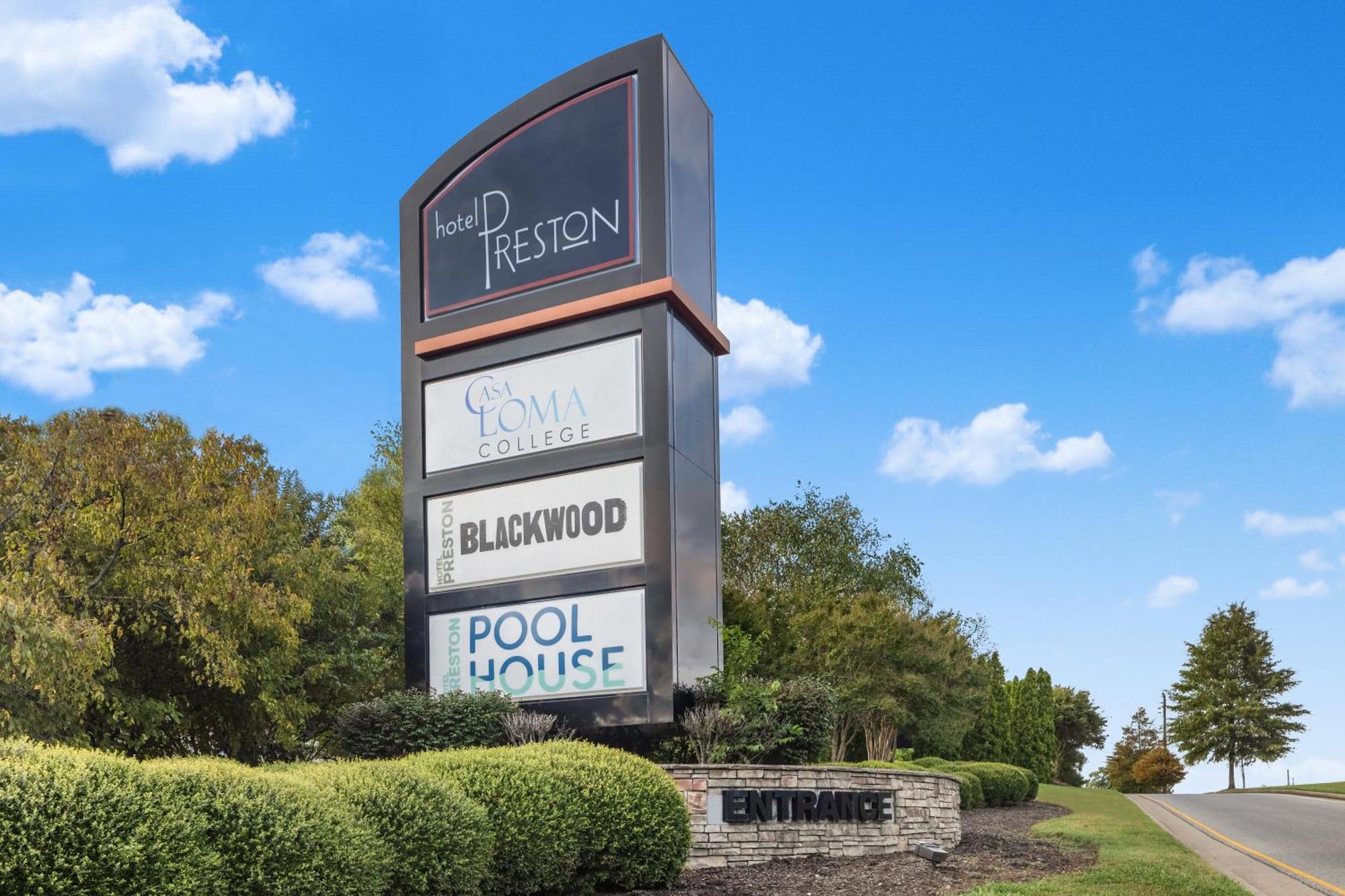Hotel Preston Airport 3*