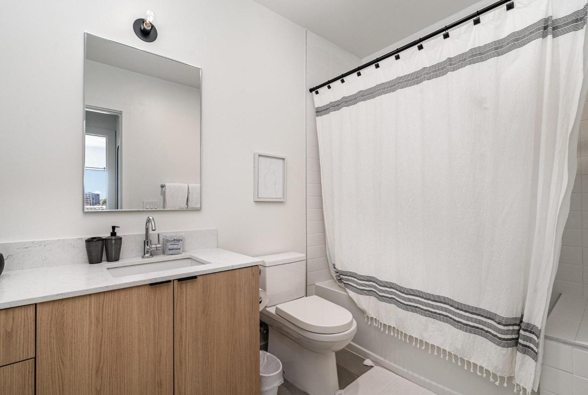 Holiday home Hyve - Zest - Pool & Gym - Get Ready Vanities *
