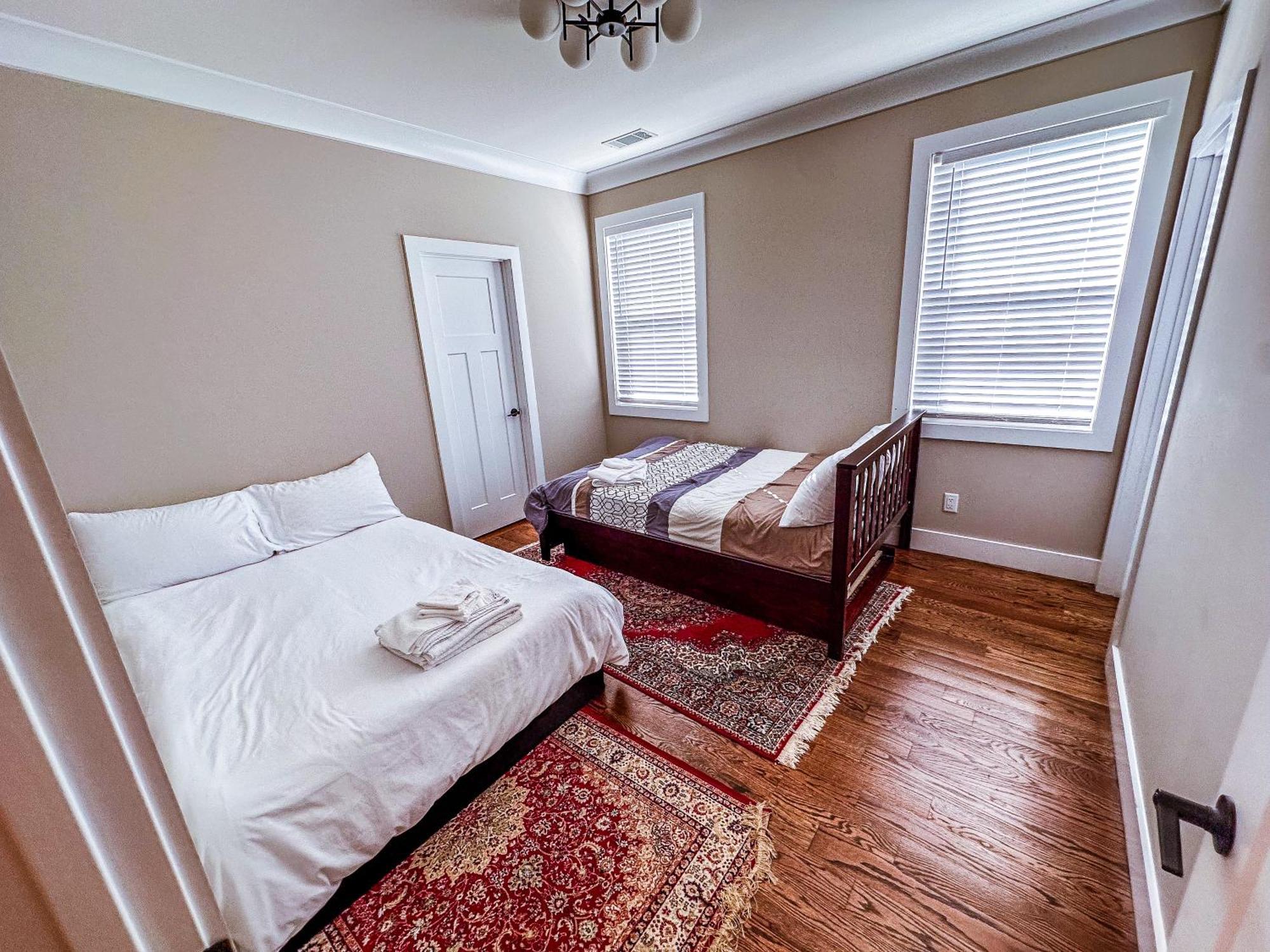 7 Min From Broadway! 3 Bed 2.5 Bath