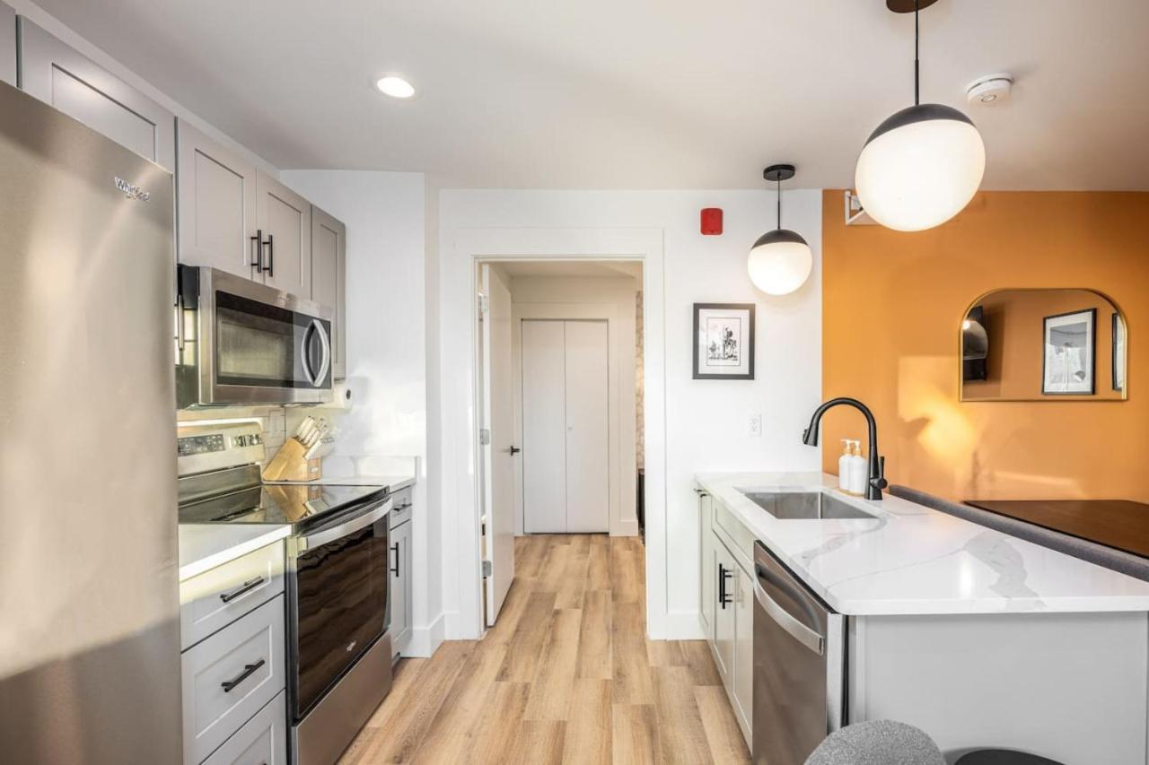 Holiday home Multi-condo Building With 7 Units 15 Bedrooms 22 Beds And Free Parking Nashville