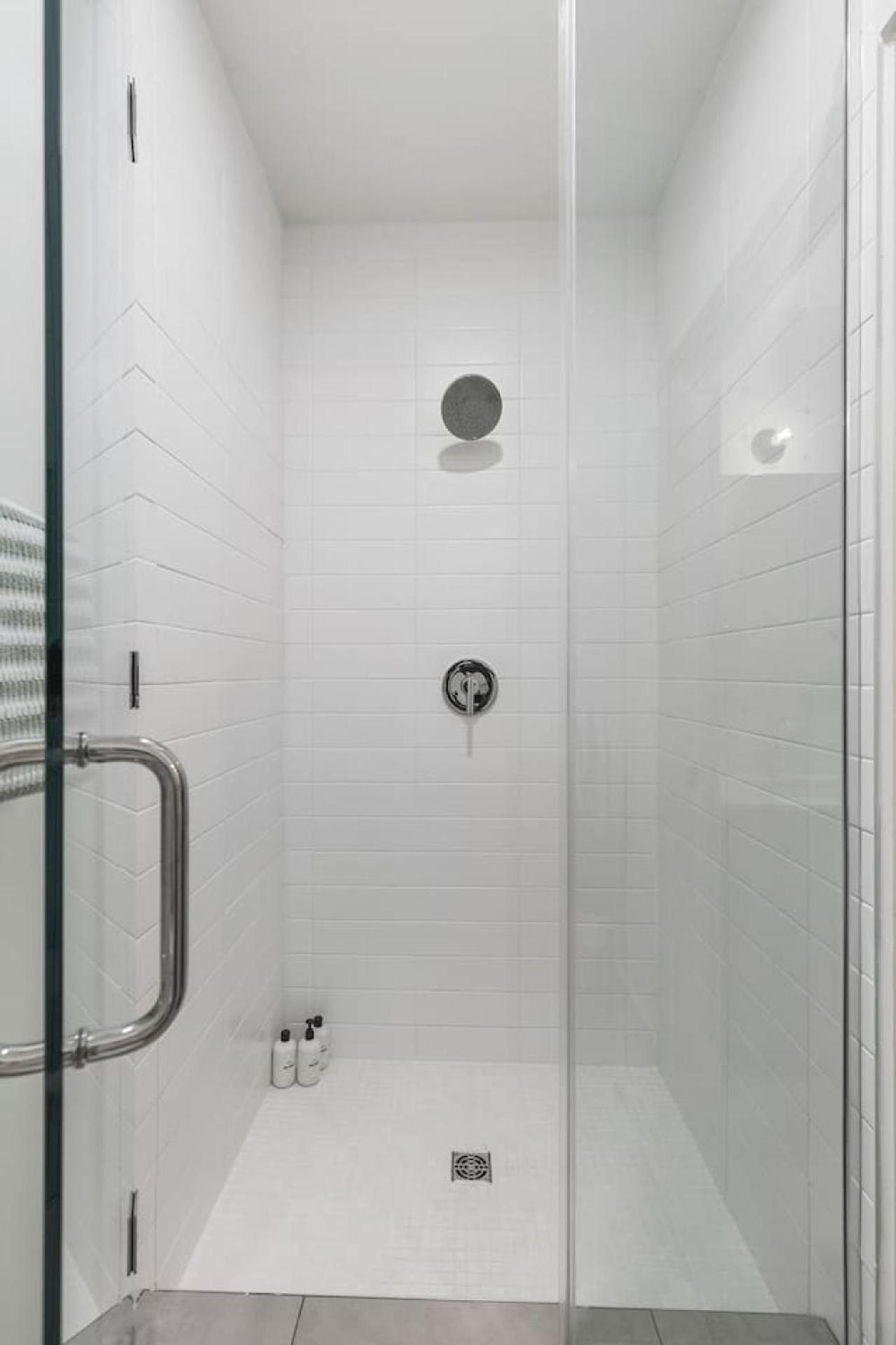 Luxury In The Gulch With Patio Pool Walk To Broadway Apartment *