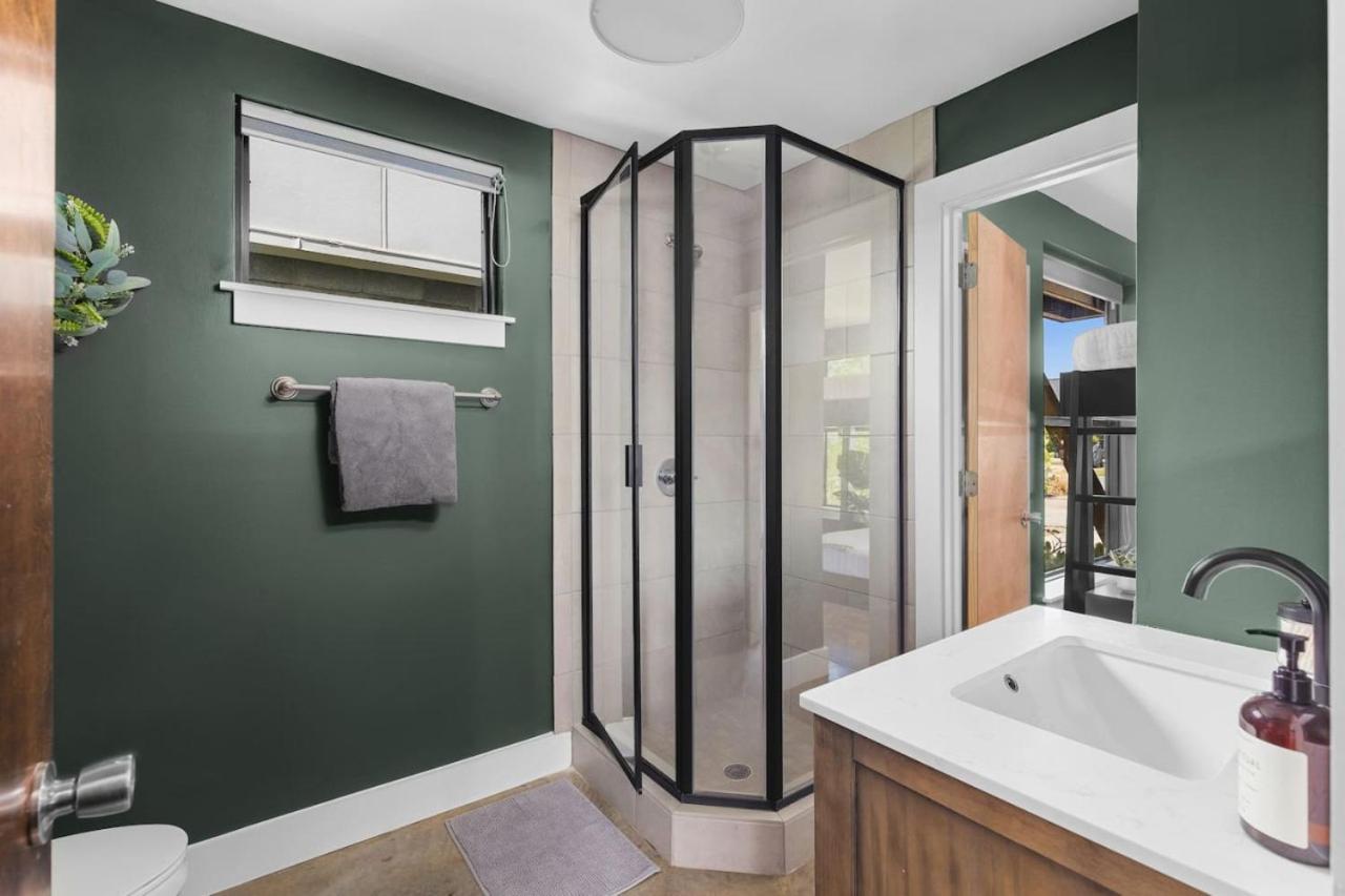 Modern With Rooftop Deck Walk To Coffee Restaurants Brewery Nashville