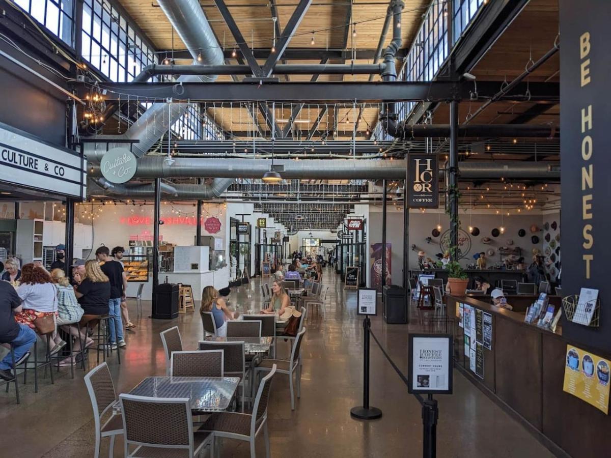 Modern With Rooftop Deck Walk To Coffee Restaurants Brewery Holiday home Nashville