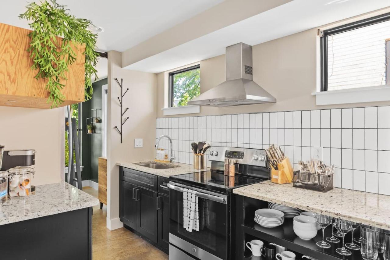 Modern With Rooftop Deck Walk To Coffee Restaurants Brewery Nashville