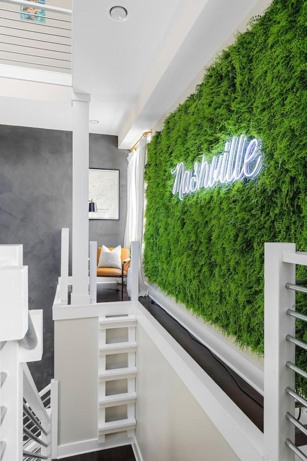 Modern With Rooftop Deck Walk To Coffee Restaurants Brewery Nashville