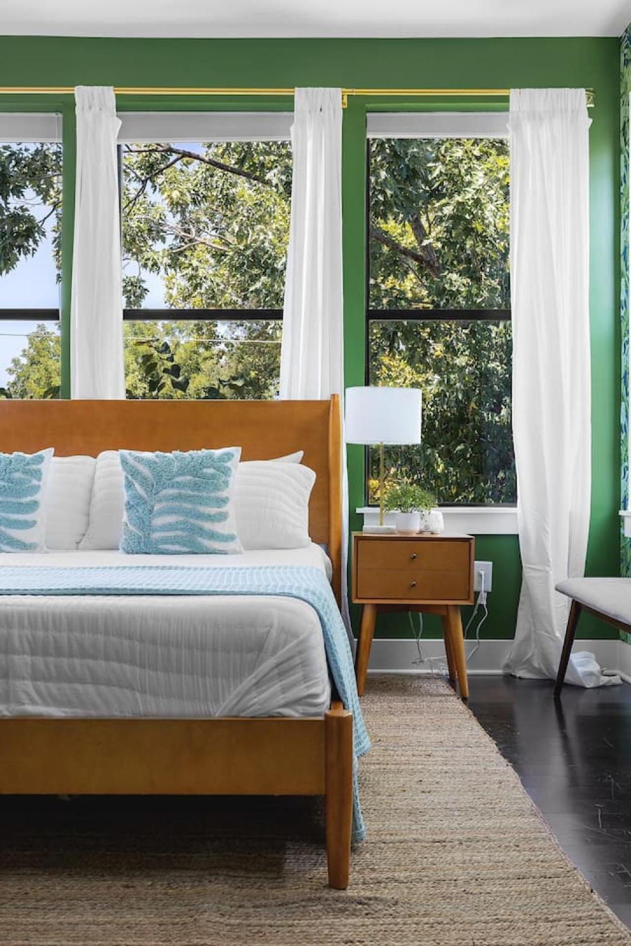 Modern With Rooftop Deck Walk To Coffee Restaurants Brewery Holiday home