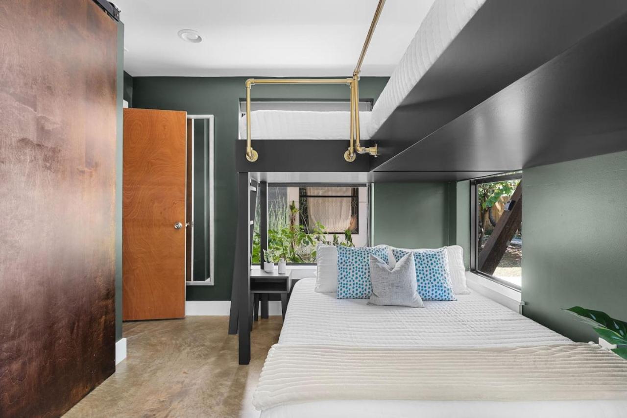 Modern With Rooftop Deck Walk To Coffee Restaurants Brewery Holiday home