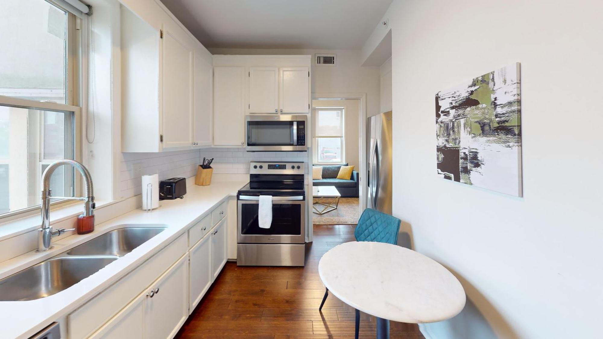 Apartment West End Getaway