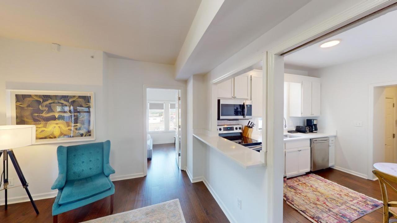 Apartment West End Getaway *