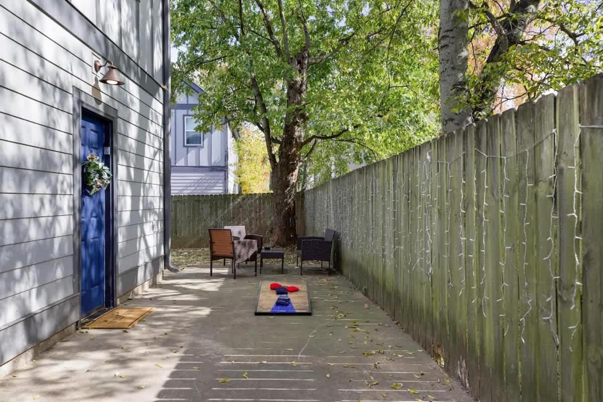 5 Mins To Downtown 2 Bed 1 Bath 2 Car Garage Holiday home *