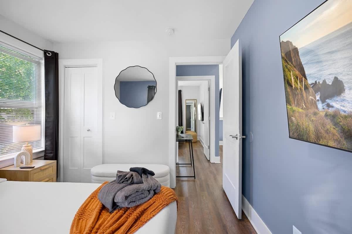 5 Mins To Downtown 2 Bed 1 Bath 2 Car Garage Holiday home *