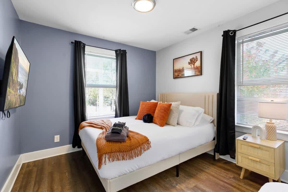 5 Mins To Downtown 2 Bed 1 Bath 2 Car Garage * Nashville