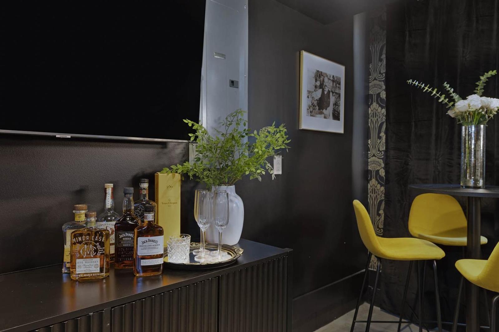 Holiday home Bourbon & Bubbles - Rooftop Hot Tub & Speakeasy *