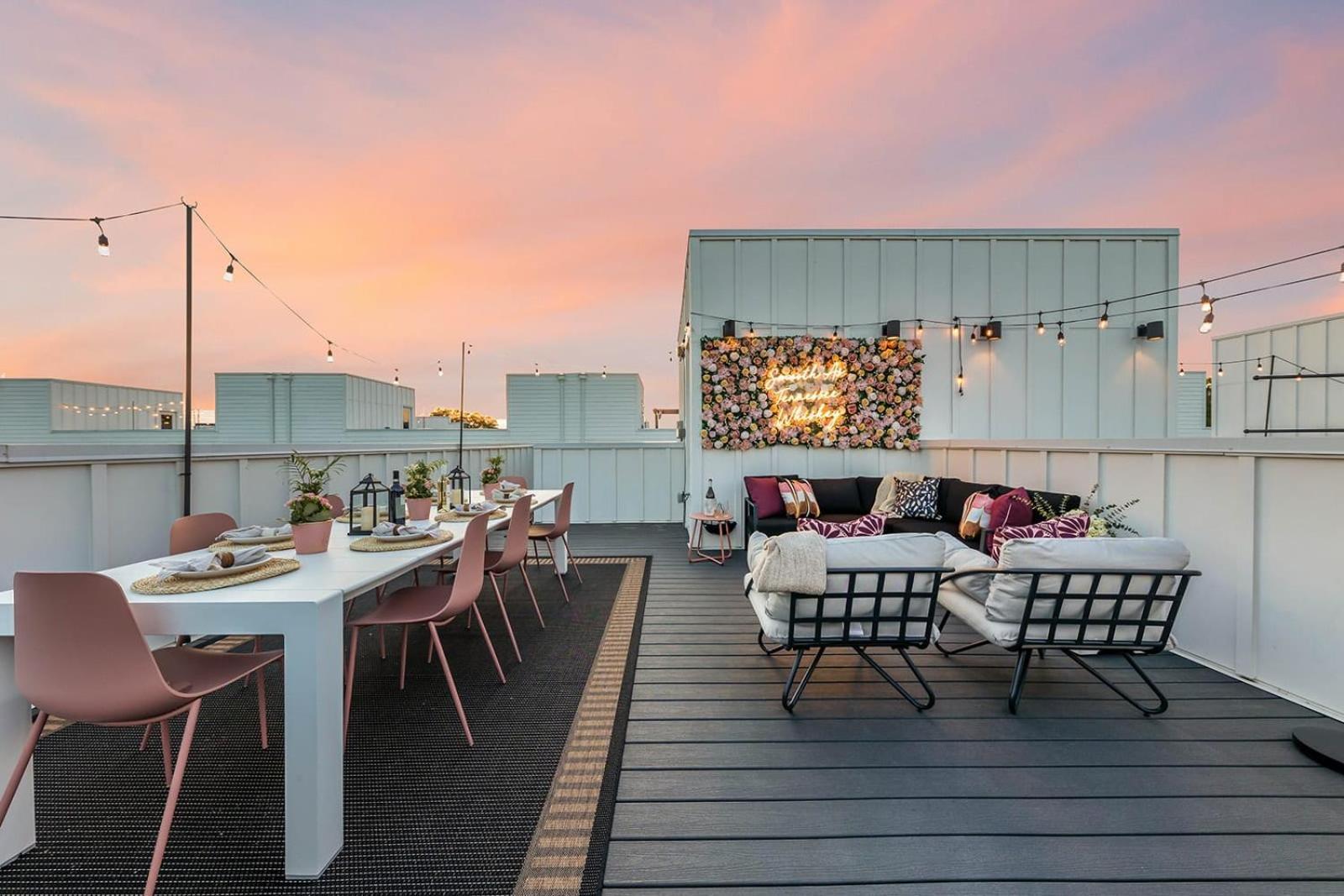 Bourbon & Bubbles - Rooftop Hot Tub & Speakeasy Nashville