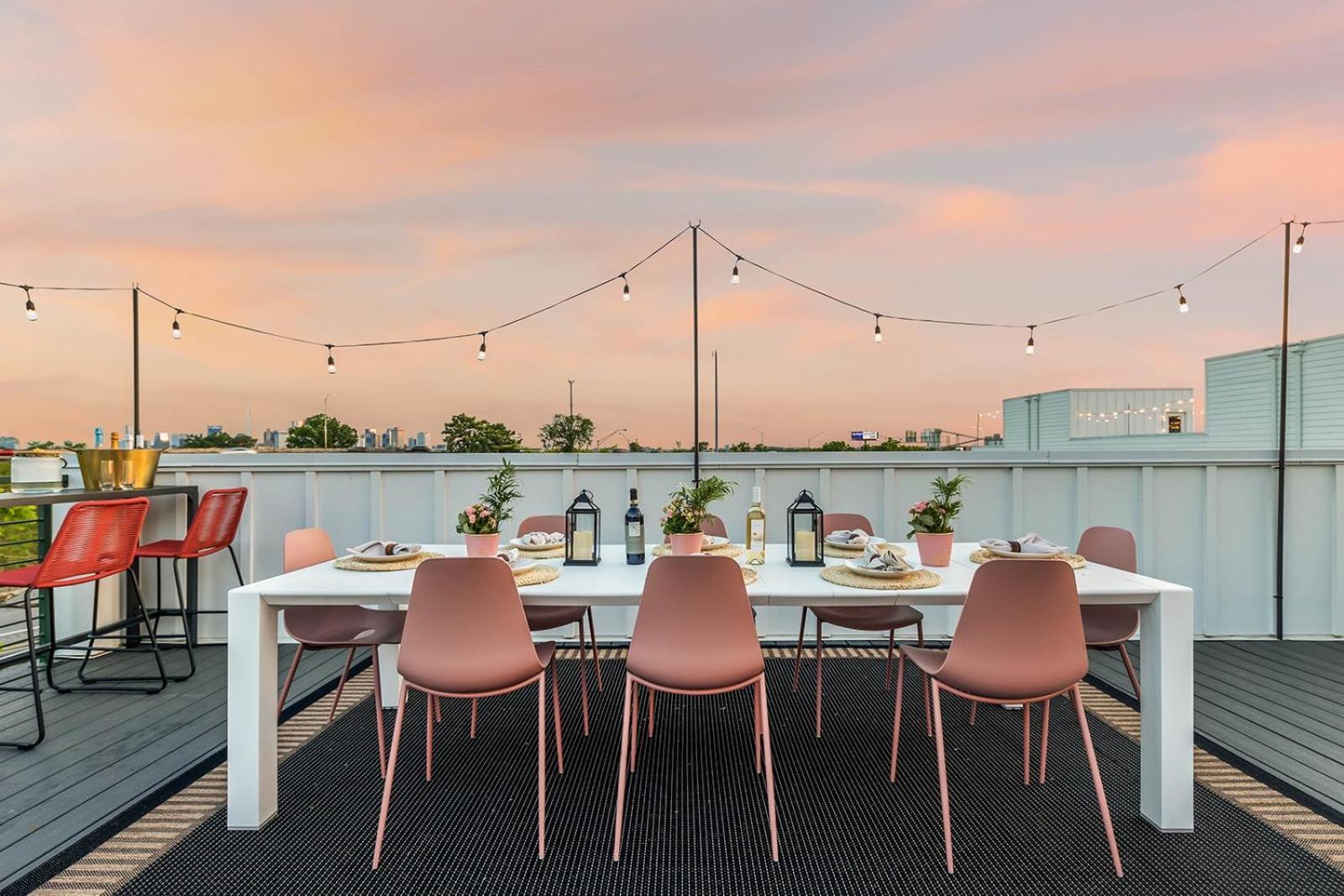Bourbon & Bubbles - Rooftop Hot Tub & Speakeasy * Nashville