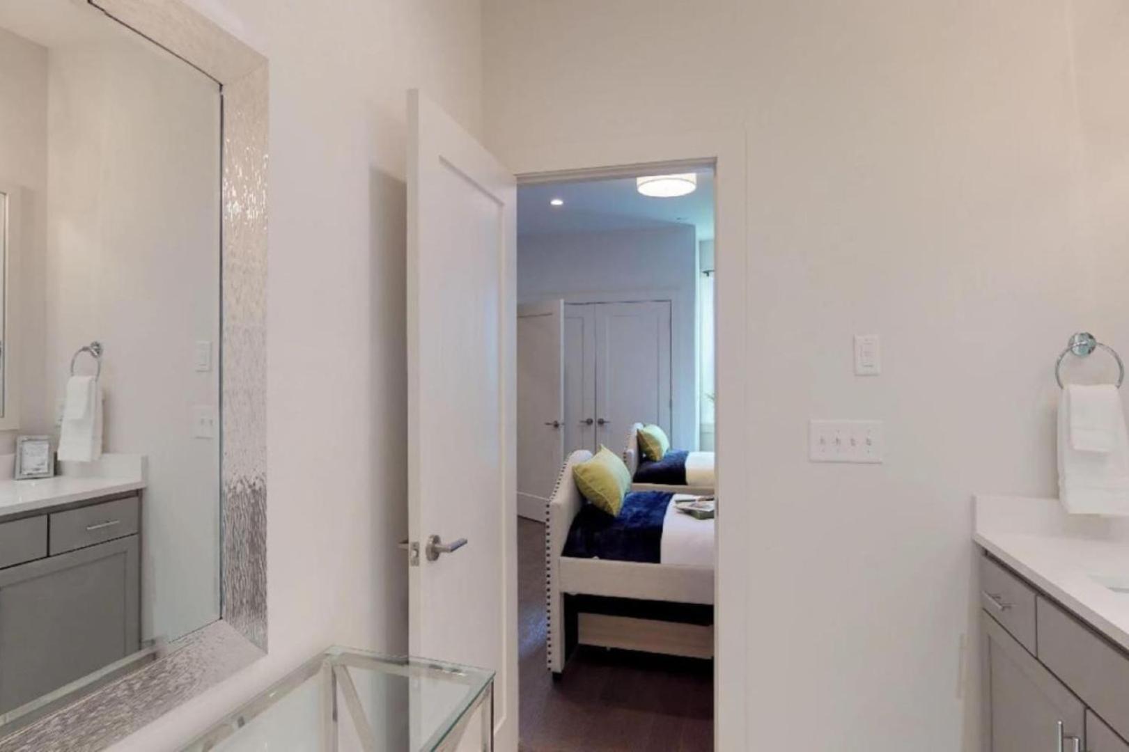 Holiday home Luxury In Music Row The Gulch Is Minutes Away *