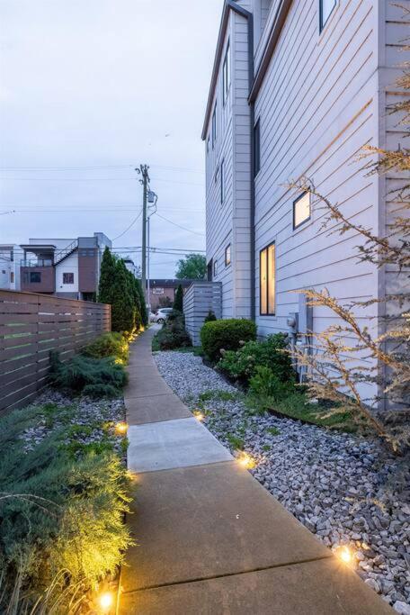 Luxury House - Heated Pool - In The Gulch - Walk Anywhere Holiday home *
