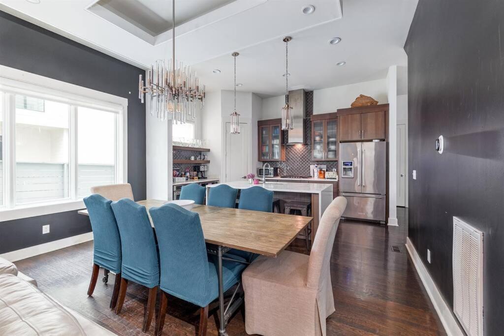 Luxury House - Heated Pool - In The Gulch - Walk Anywhere *