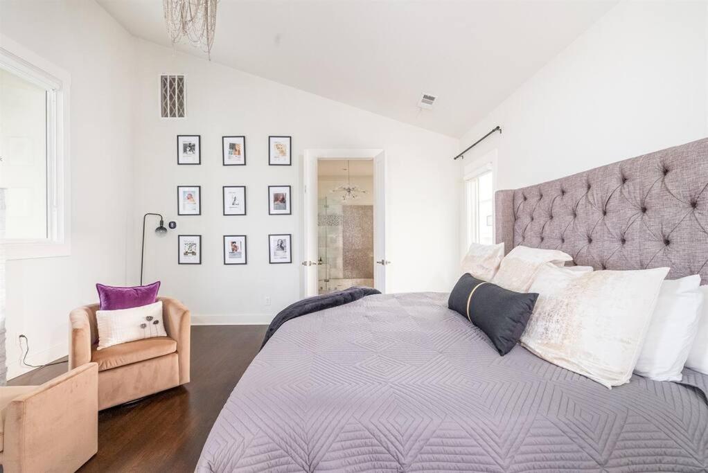 Luxury House - Heated Pool - In The Gulch - Walk Anywhere Holiday home *