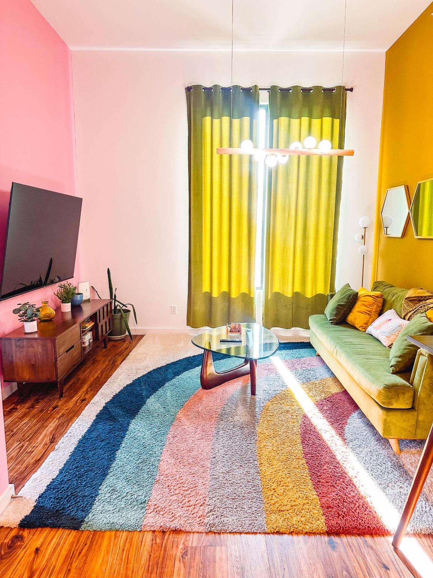 Vintage Vibes - Minutes From The Broadway Buzz Holiday home Nashville