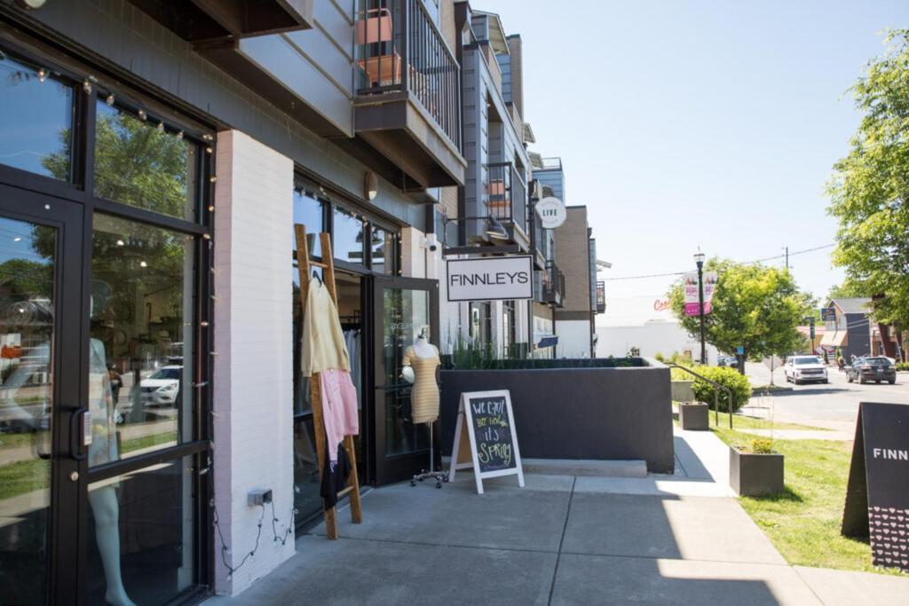 1103 Lawrence Ave Hbr *