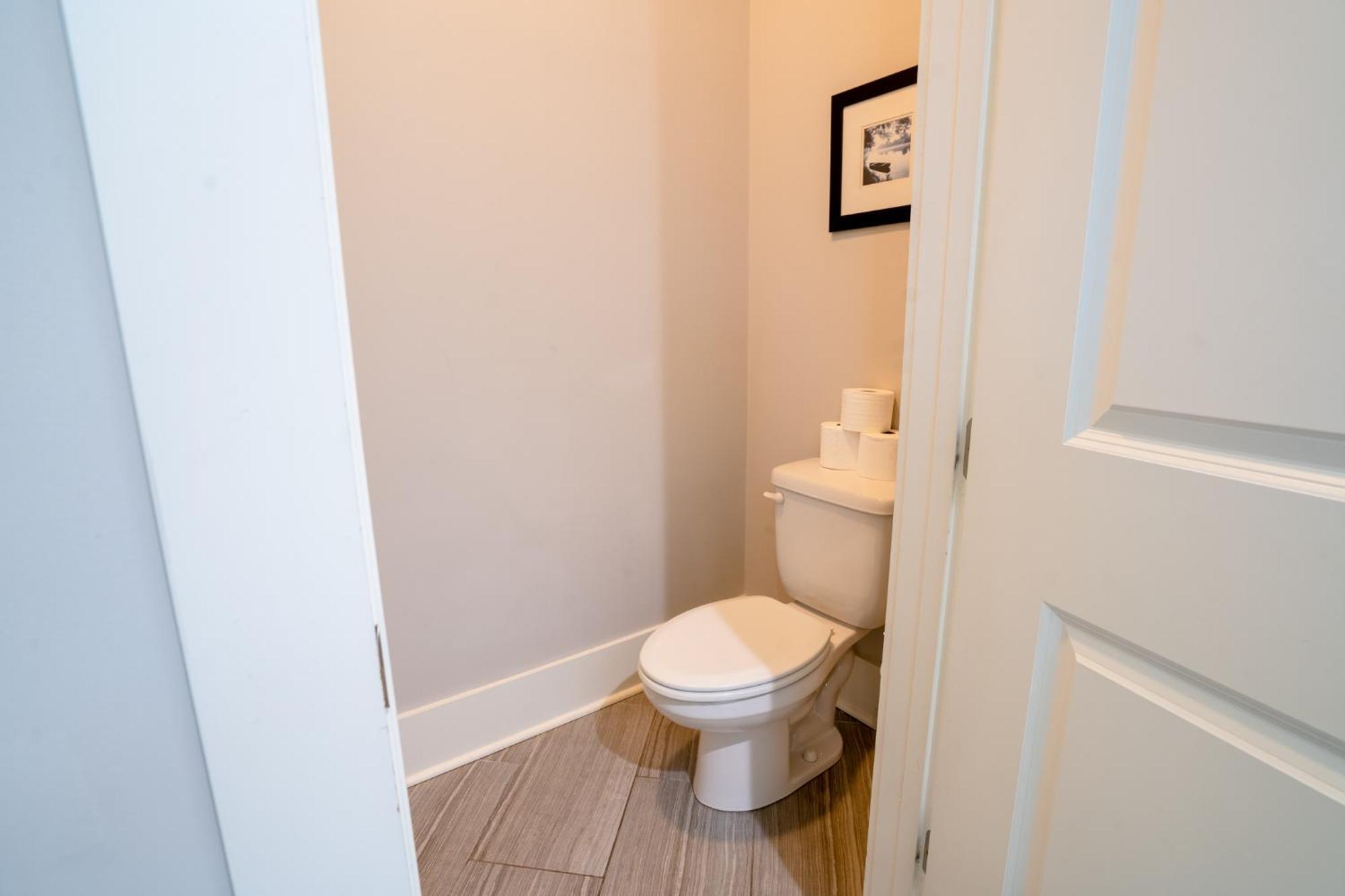 1103 Lawrence Ave Hbr *