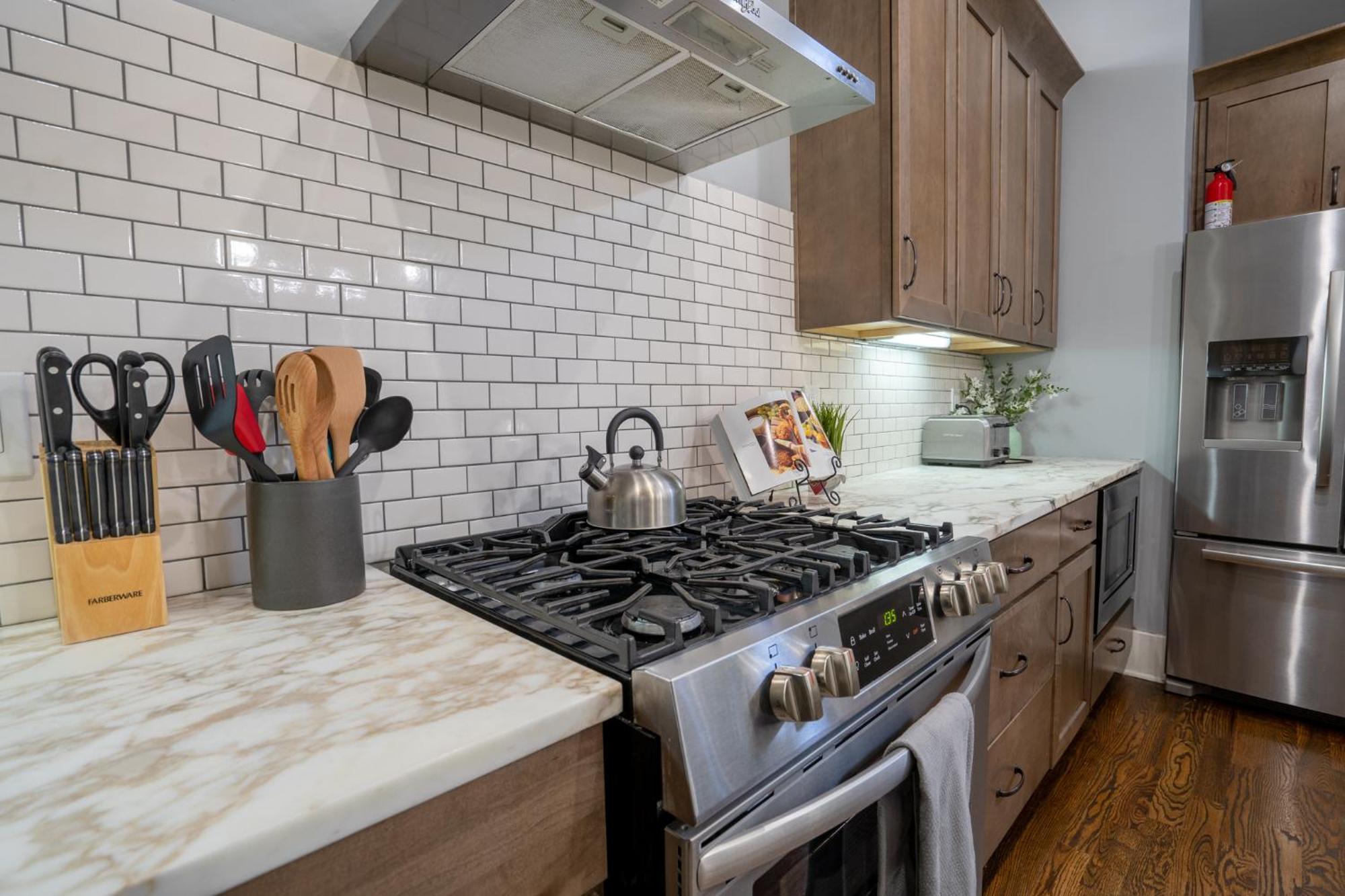 1103 Lawrence Ave Hbr
