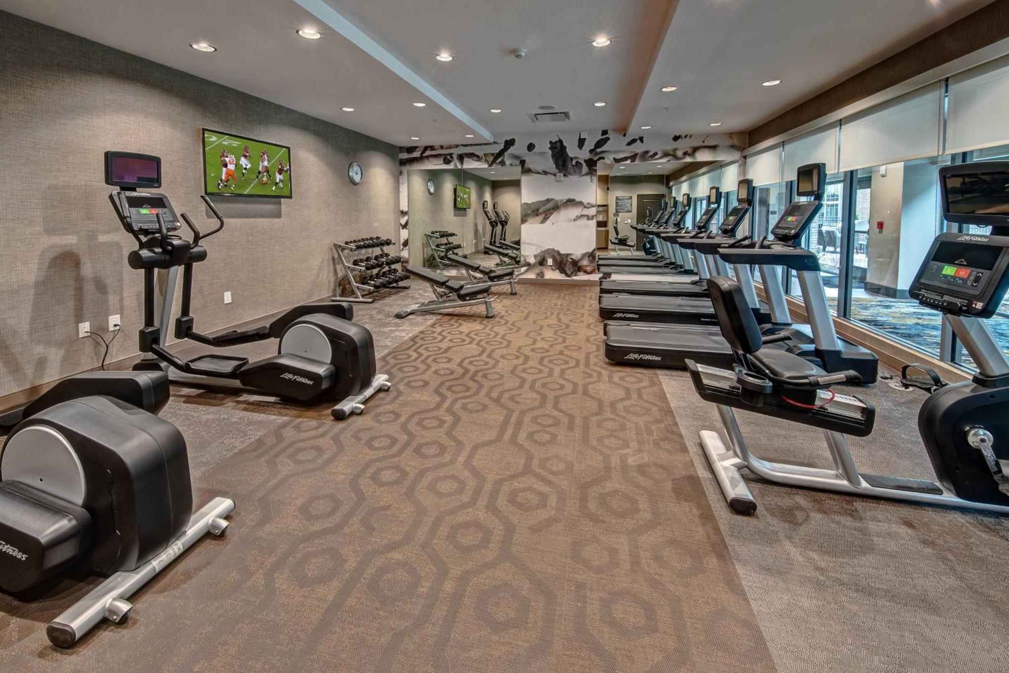 By Marriott Hills Hotel 3*